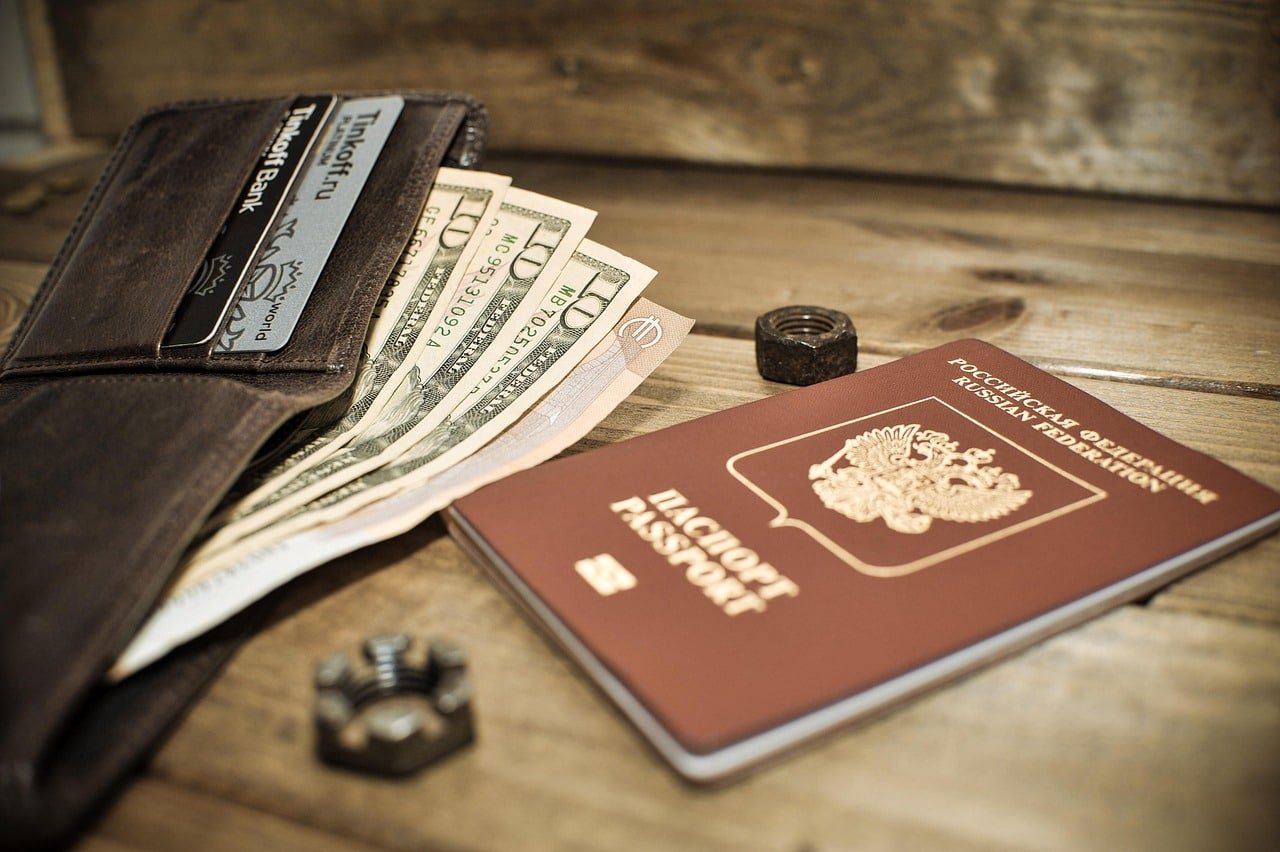 كيف تختار محفظة سفر تناسب أسلوب رحلاتك